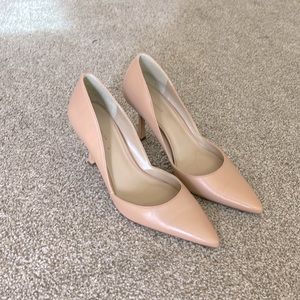 Nude Ann Taylor Heels